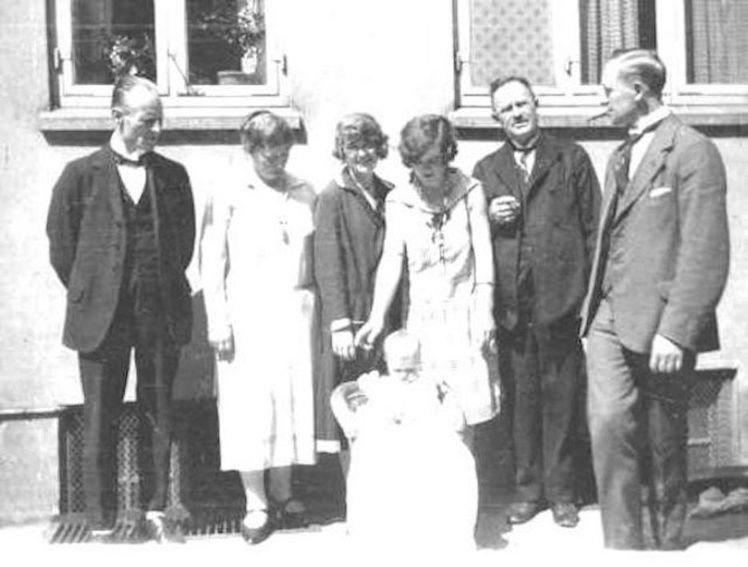 Deltagere ved Bendtes barnedåb på Teglstrupvej år ca. 1926