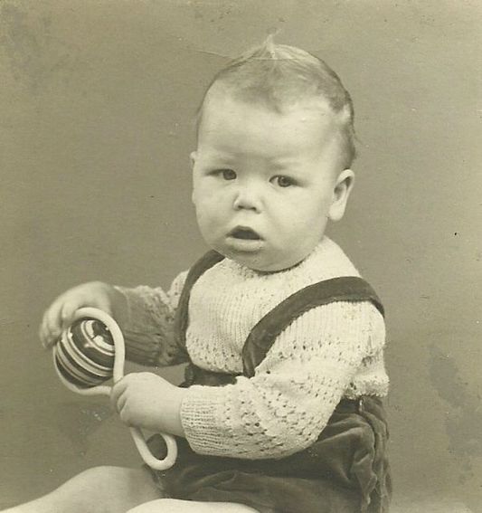Mig selv Arne Philips Jørgensen ca. 1 år gammel. 1945.